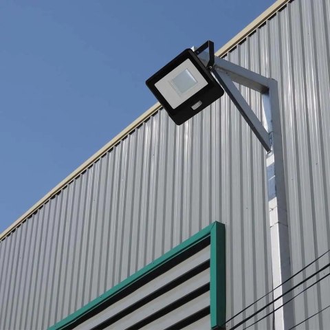 Projektor LED V-TAC 20W SAMSUNG CHIP Czujnik Ruchu Czarny Przewód 1M VT-128S-1 3000K 1510lm 5 Lat Gwarancji