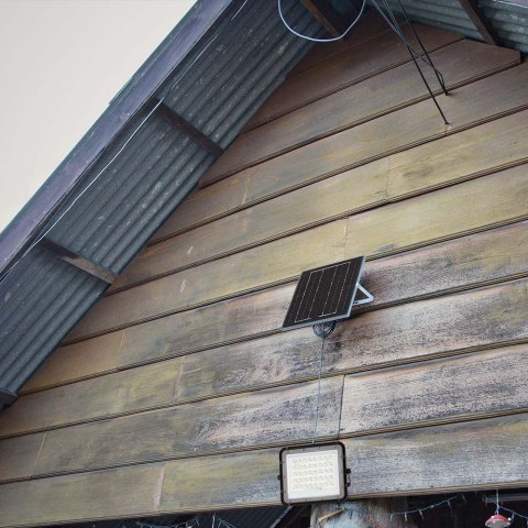 Projektor LED Solarny V-TAC 6W Pilot, AUTO, Timer, IP65 Czarny VT-40W 4000K 400lm