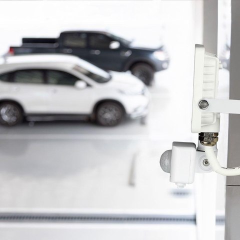 Naświetlacz Projektor LED V-TAC 20W SAMSUNG CHIP Czujnik Ruchu Funkcja Cut-OFF Biały VT-20-S-B 3000K 1600lm 5 Lat Gwarancji