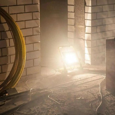 50W LED Floodlight CREE CHIP Black Body L Stand EU Plug 4000K